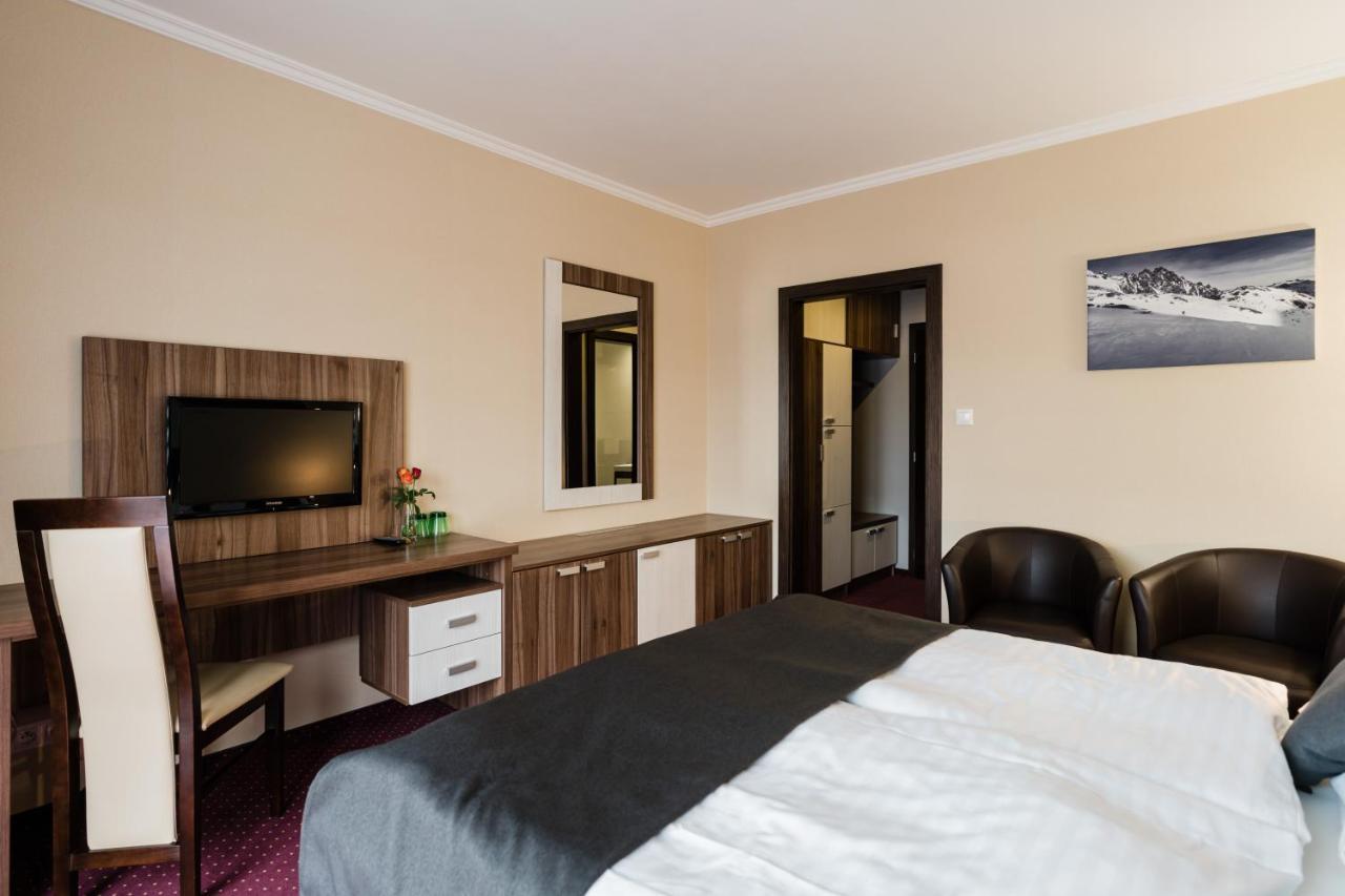 Hotel Menhard Bagian luar foto