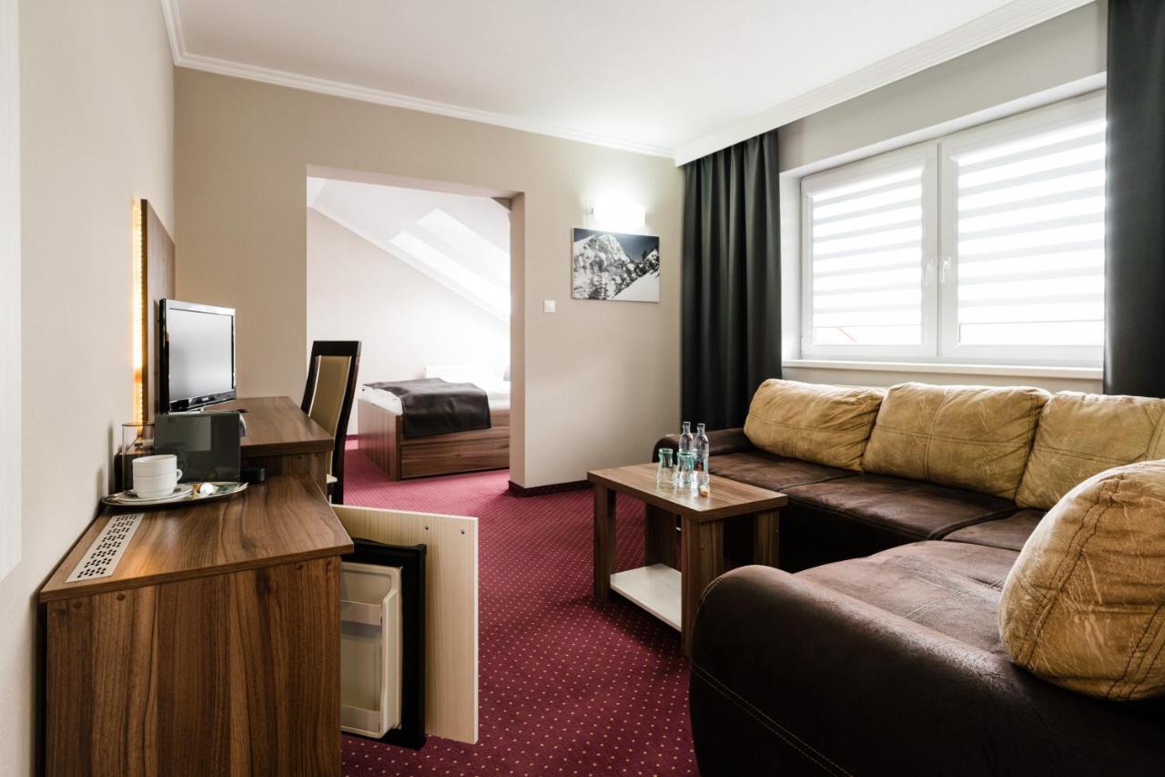 Hotel Menhard Bagian luar foto